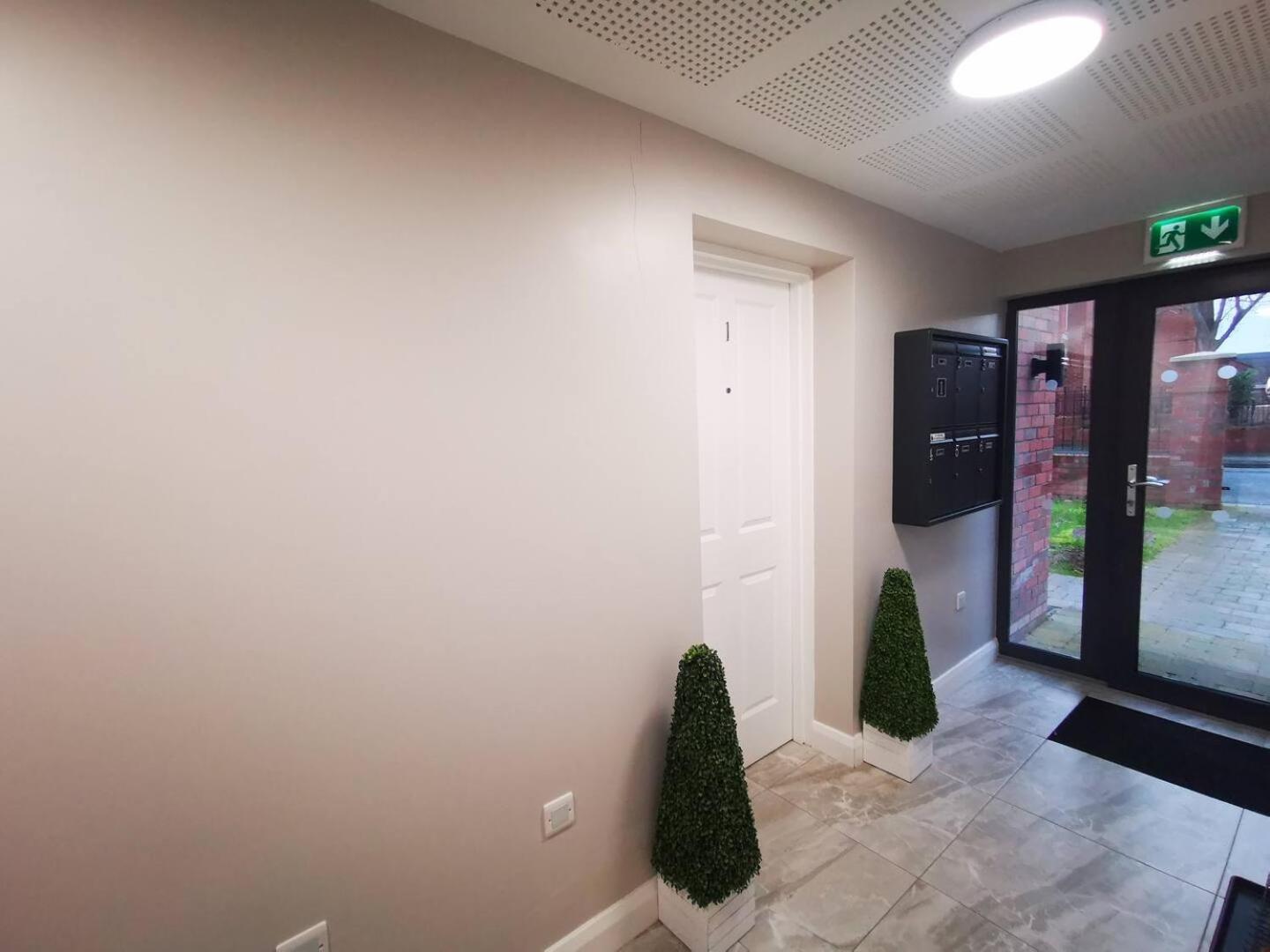 Belfast Central 2 Bedroom Luxurious Modern Stay Exterior photo